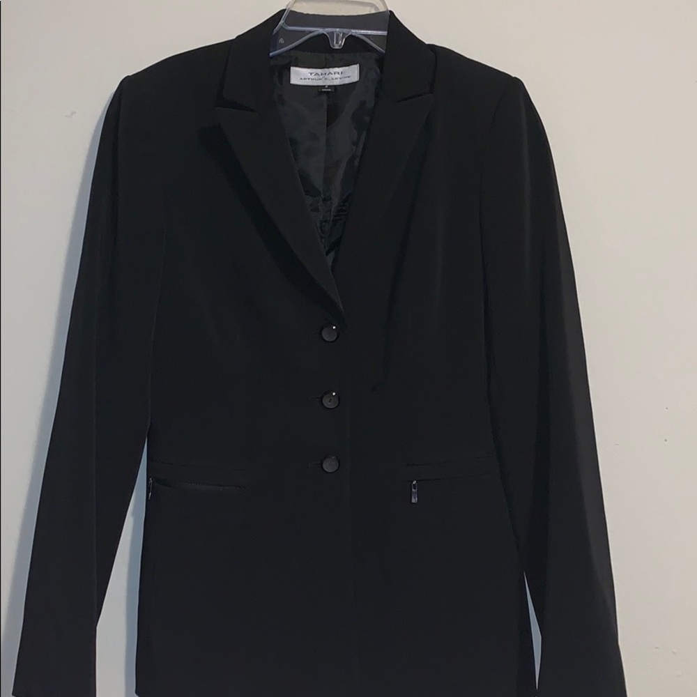 Tahari blazer